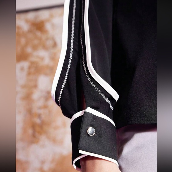 (L) MOTF PREMIUM CONTRAST FLOUNCE BLOUSE - Picture 2 of 4